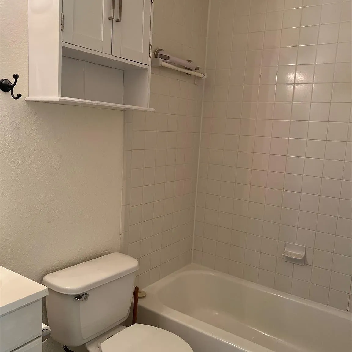 2 bed, 1.0 bath, 903 sqft, $1,150 — Photo 4