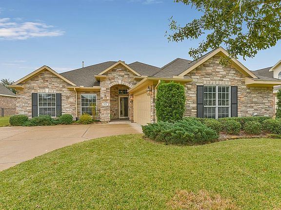 3rd image of 9226 E Canyon Lake Springs Dr