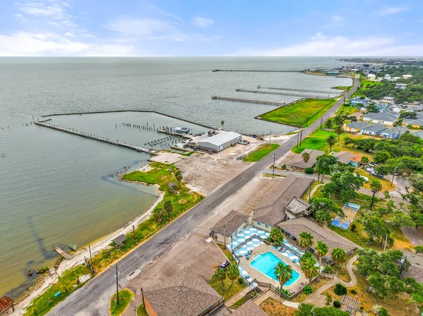 919 N Fulton Beach Rd #323, Rockport, TX 78382