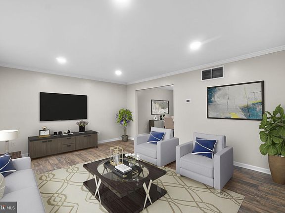 3rd image of 4525 Roop Rd