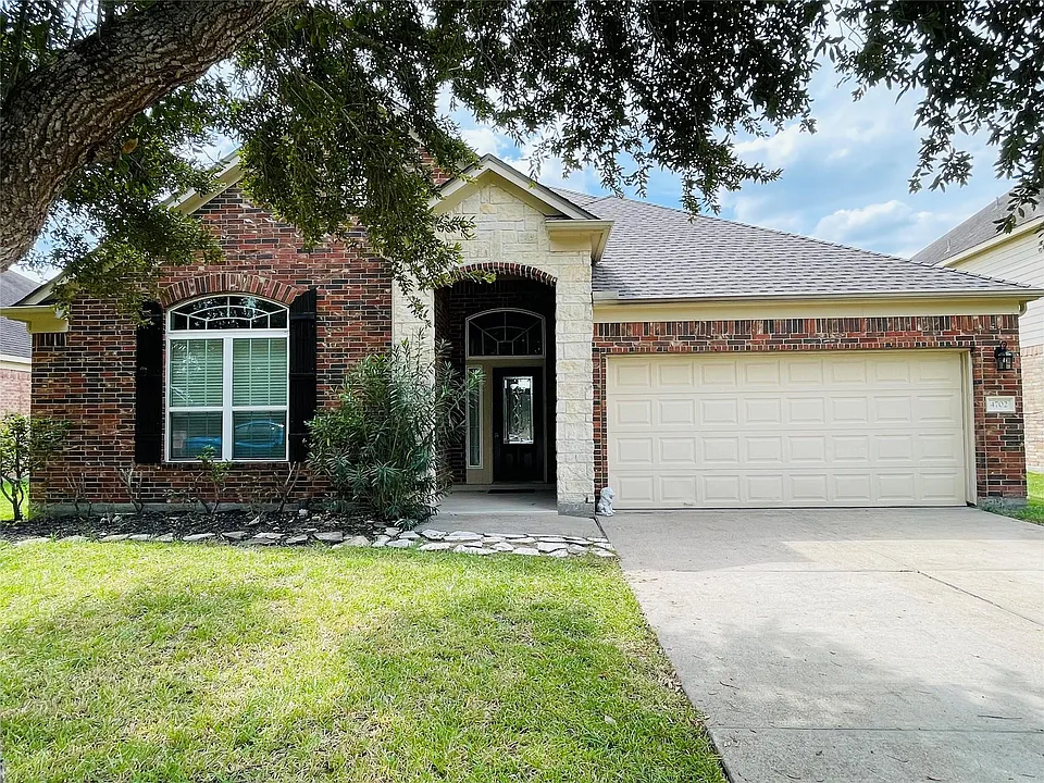4702 Sedgewood Dr