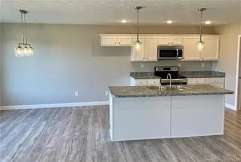 3 bed, 1425 sqft, $1,950 — Photo 4
