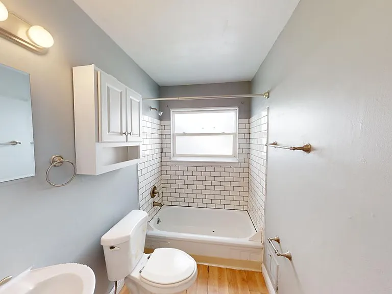 388 S Powell Ave — Photo 10