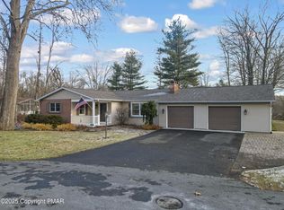 201 Melmar Dr, Stroudsburg, PA 18360