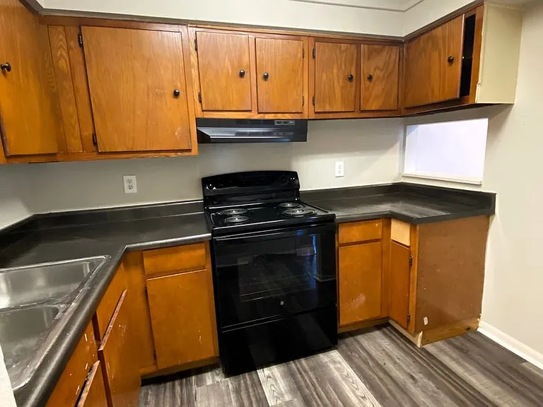 2036 Wayne Ave #C — Photo 1