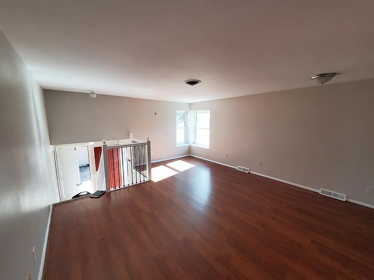 10463 Garland Way — Photo 2