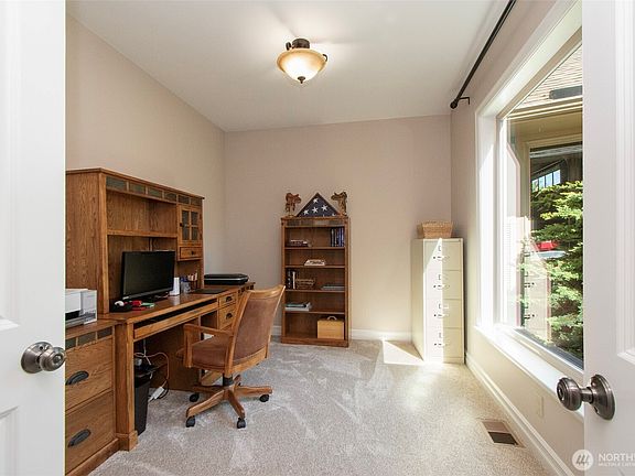 4th image of 74 Shauna Place