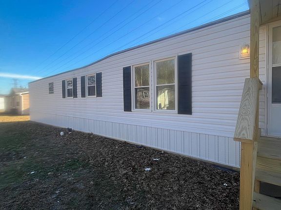 3rd image of 14 Oak Dr