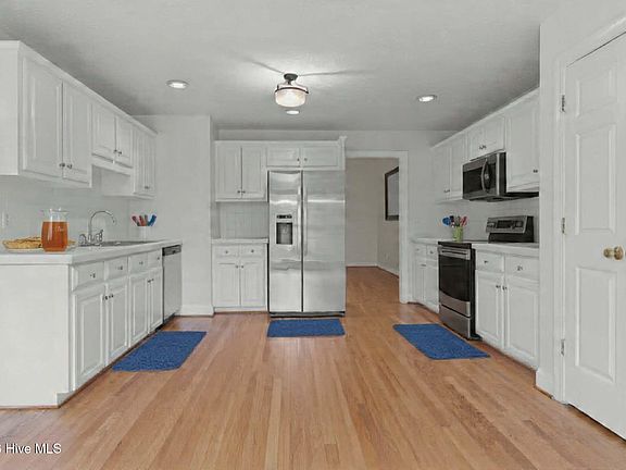 3rd image of 16180 Caddie Court