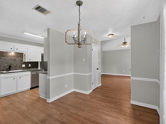 5th image of 5701 Hollyhock Ln