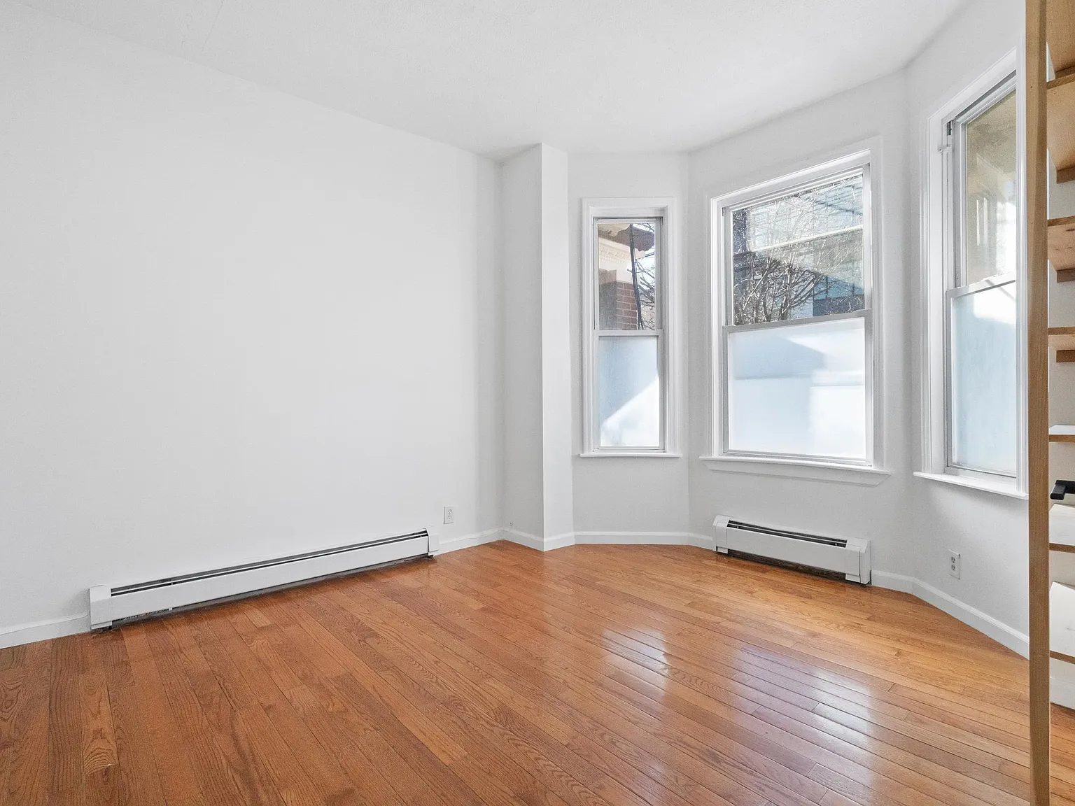 2 bed, 1.0 bath, $1,950 — Photo 2