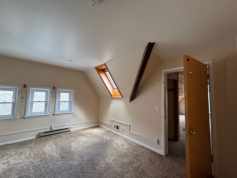 27 Vick Park #B — Photo 7