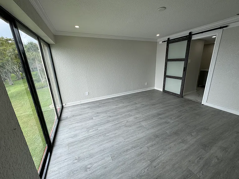 624 Desoto Dr — Photo 15
