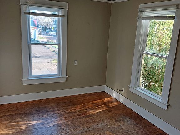 2nd image of 1203 NW Van Buren Ave