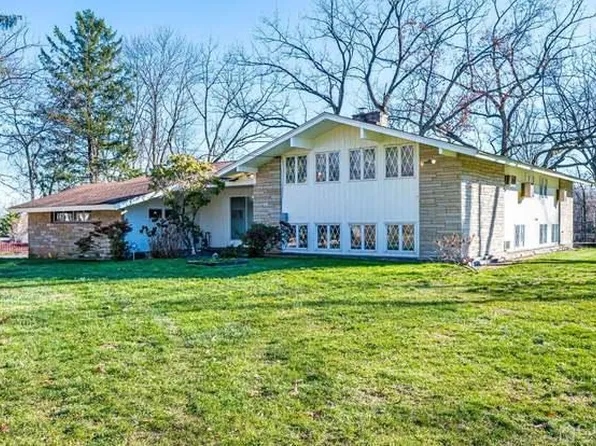 411 New Dover Rd, Colonia, NJ 07067
