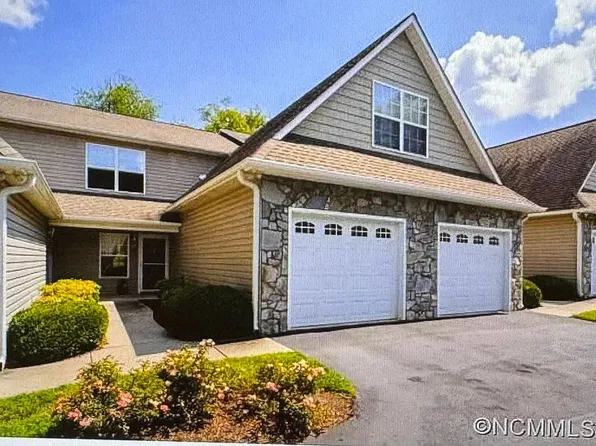 203 Waters Edge Dr, Weaverville, NC 28787