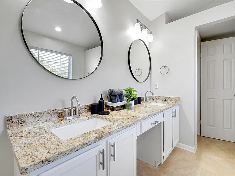 2062 Arena Dr — Photo 24