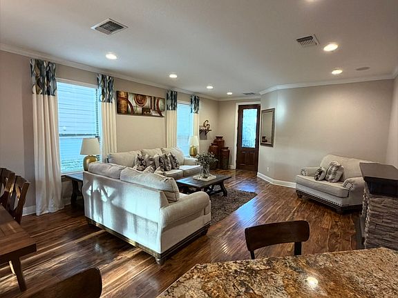 4th image of 2635 Green Leaf Way