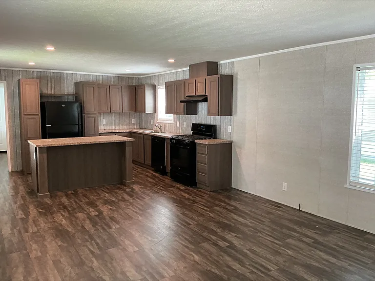 24150 Veterans Rd #73 — Photo 5