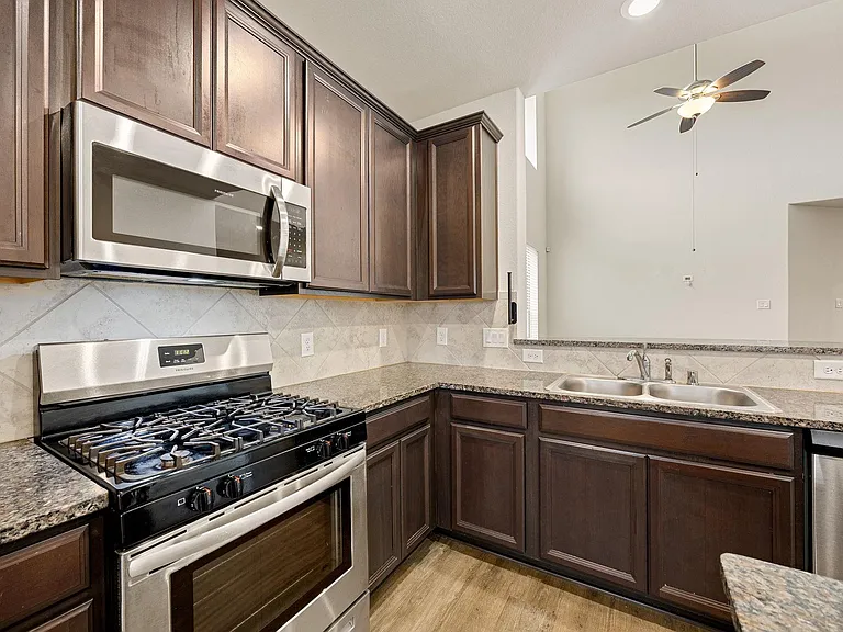 15837 Roberto Clemente Ct — Photo 17
