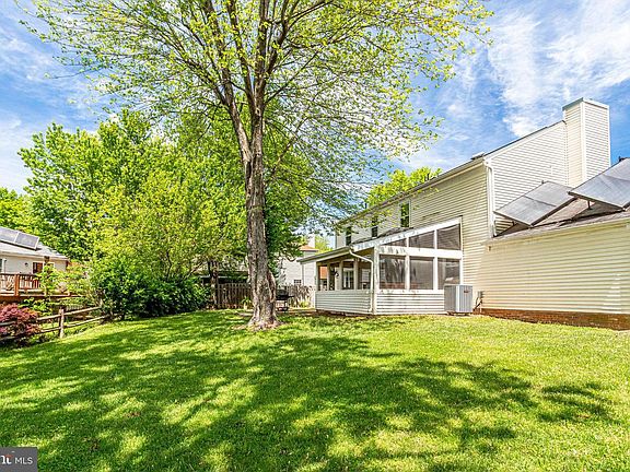 5th image of 2570 Viking Dr