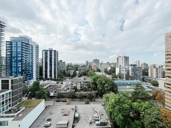 1568 Alberni St #1406, Vancouver, BC V6G 1A5
