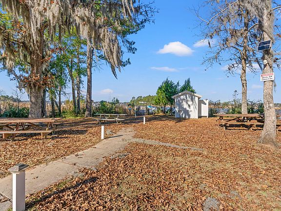 4th image of Warham Dr