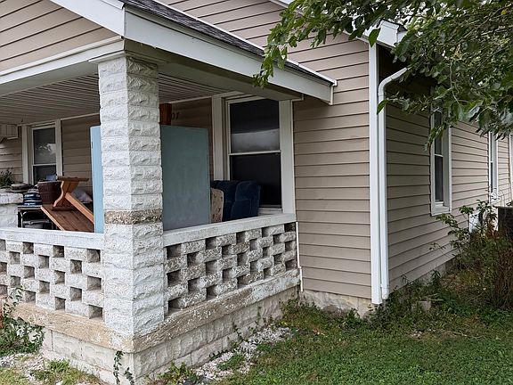 2nd image of 307 N Lincoln Rd