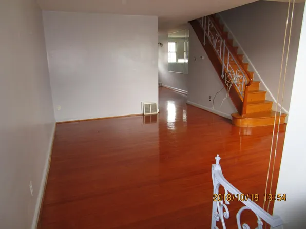 7270 Calvert St, Philadelphia, PA 19149