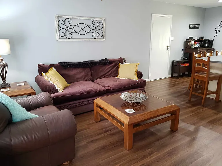 2312 Smuts Dr — Photo 23