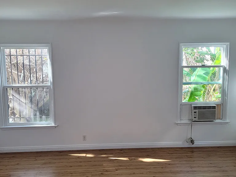 4754 Oakwood Ave #8 — Photo 4
