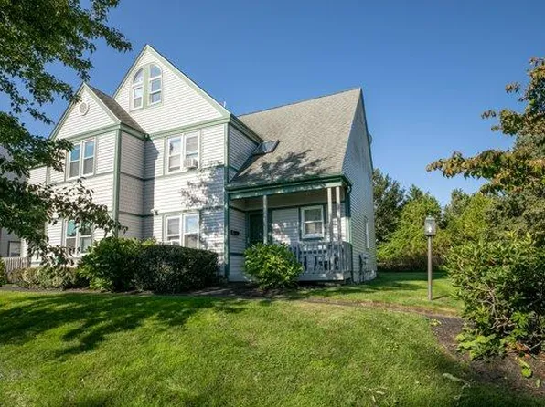 61 Clinton St #C, Newport, RI 02840