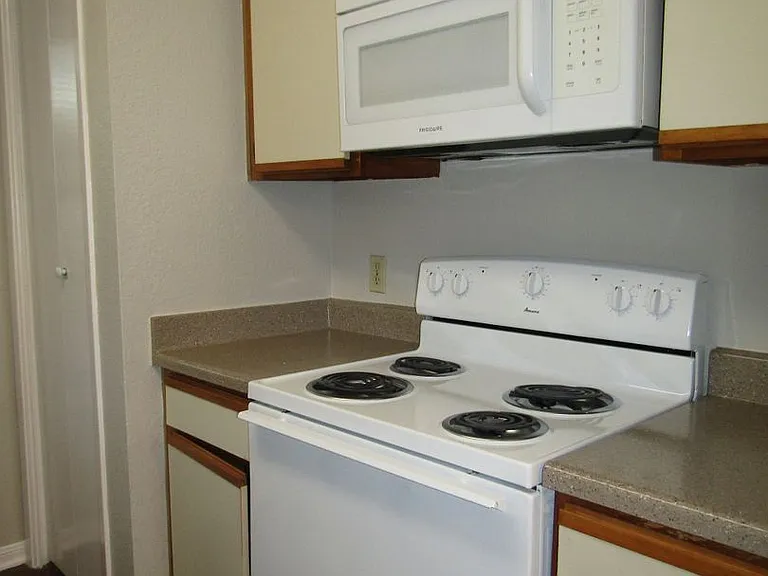 8909 Schick Rd — Photo 12