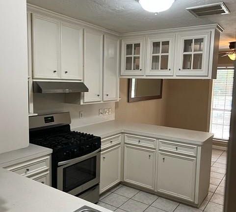 Kitchen with dining area