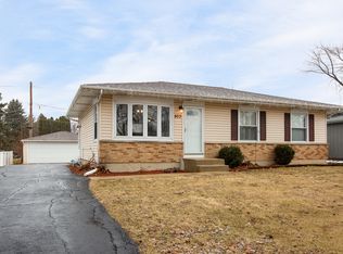 803 Cove Ave, Lockport, IL 60441