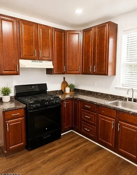 264 Pomona Ave — Photo 2