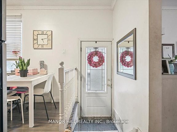 4th image of 929 Lakeshore Rd E