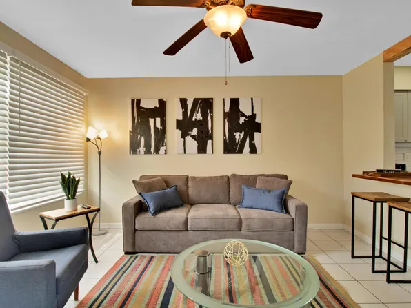 1031 SW 3rd St, Hallandale Beach, FL 33009