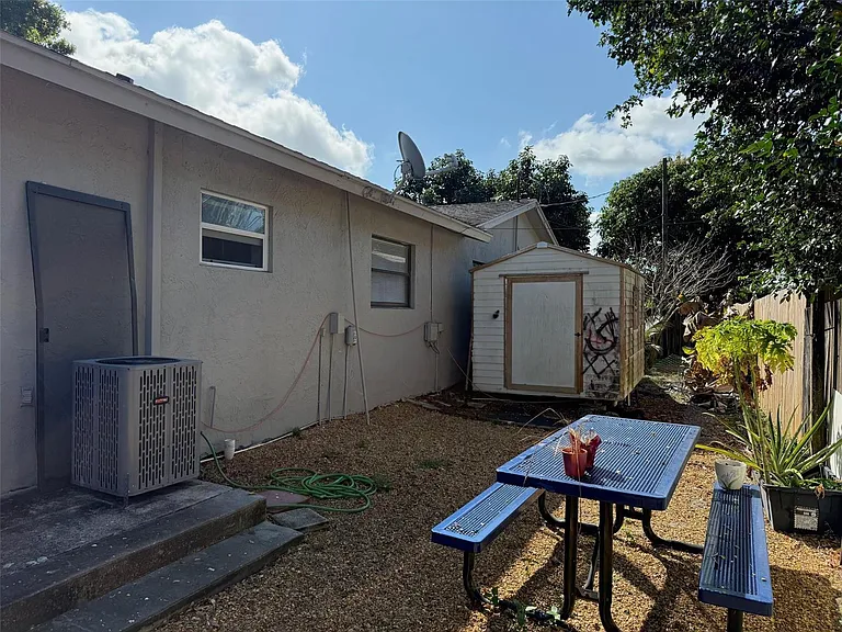 6140 SW 43rd St — Photo 23