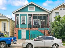 2912 Palmyra St