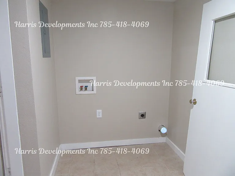 1237 S Cedar St — Photo 7