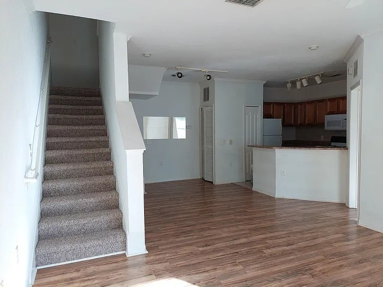 6125 Metrowest Blvd — Photo 5