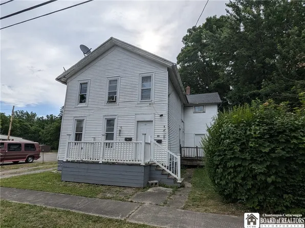 43 Orchard St, Fredonia, NY 14063