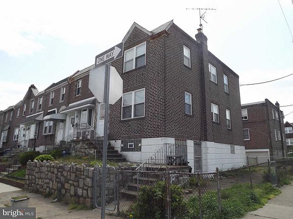 2nd image of 4400 Vista St