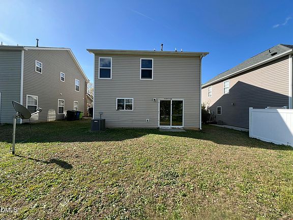 3rd image of 3669 Marshlane Way
