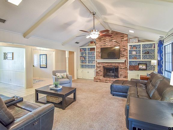 4th image of 1201 Wimbledon Dr