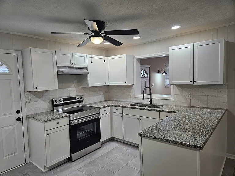 853 Shannon Dr — Photo 6