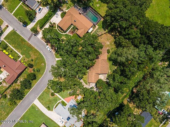 3rd image of 2222 GLENCOE Drive