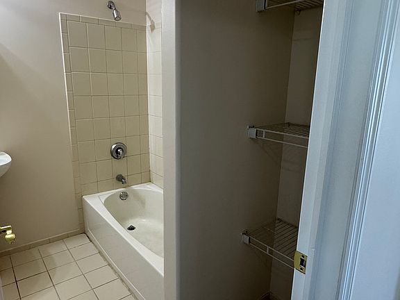5th image of 173 Sea Grass Ln #B