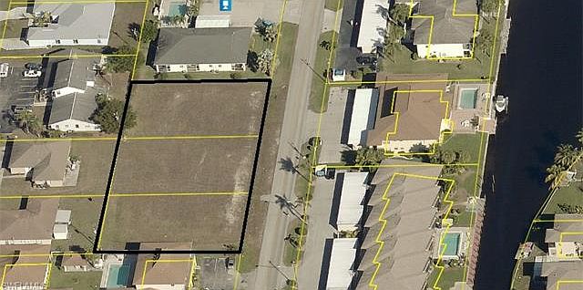 1st image of 4714 SE 5th Ave